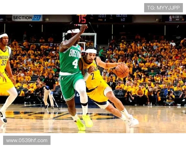 内姆哈德精准传球特纳强势暴扣展现惊人力量与技巧 内姆哈德精准传球特纳强势暴扣展现惊人力量与技巧