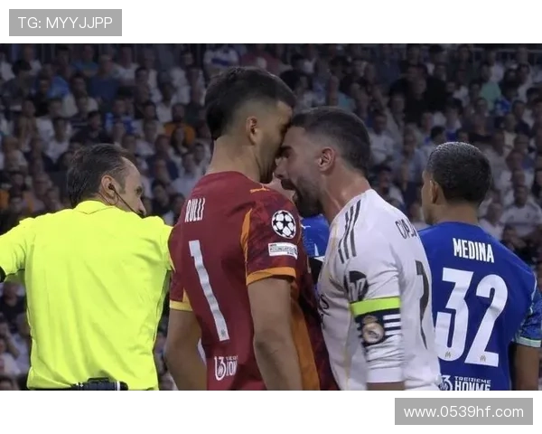 伯纳乌球迷巨幅致敬巴斯克斯球员发文表达无尽自豪与感激